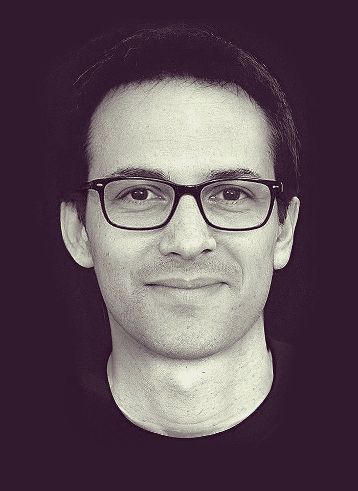 Dst Design - Wojtek Dukaczewski Człowiek w ciemnym tle.